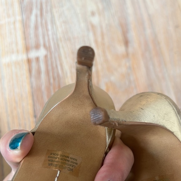 Vince Camuto size 10 Pelena gold Strappy sandals - Picture 8 of 9
